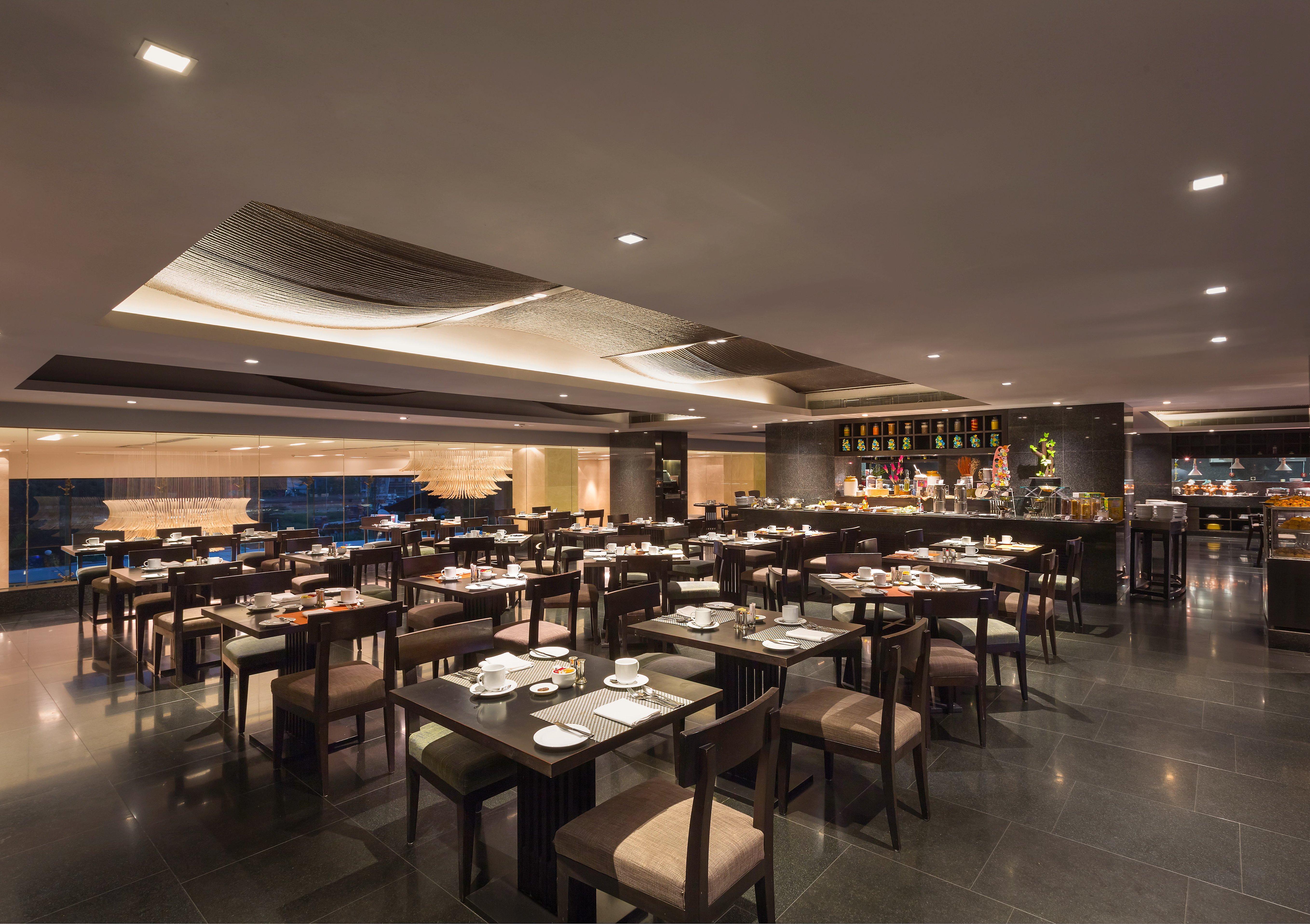 Crowne Plaza Kochi By Ihg Hotel Exterior foto The interior of the restaurant