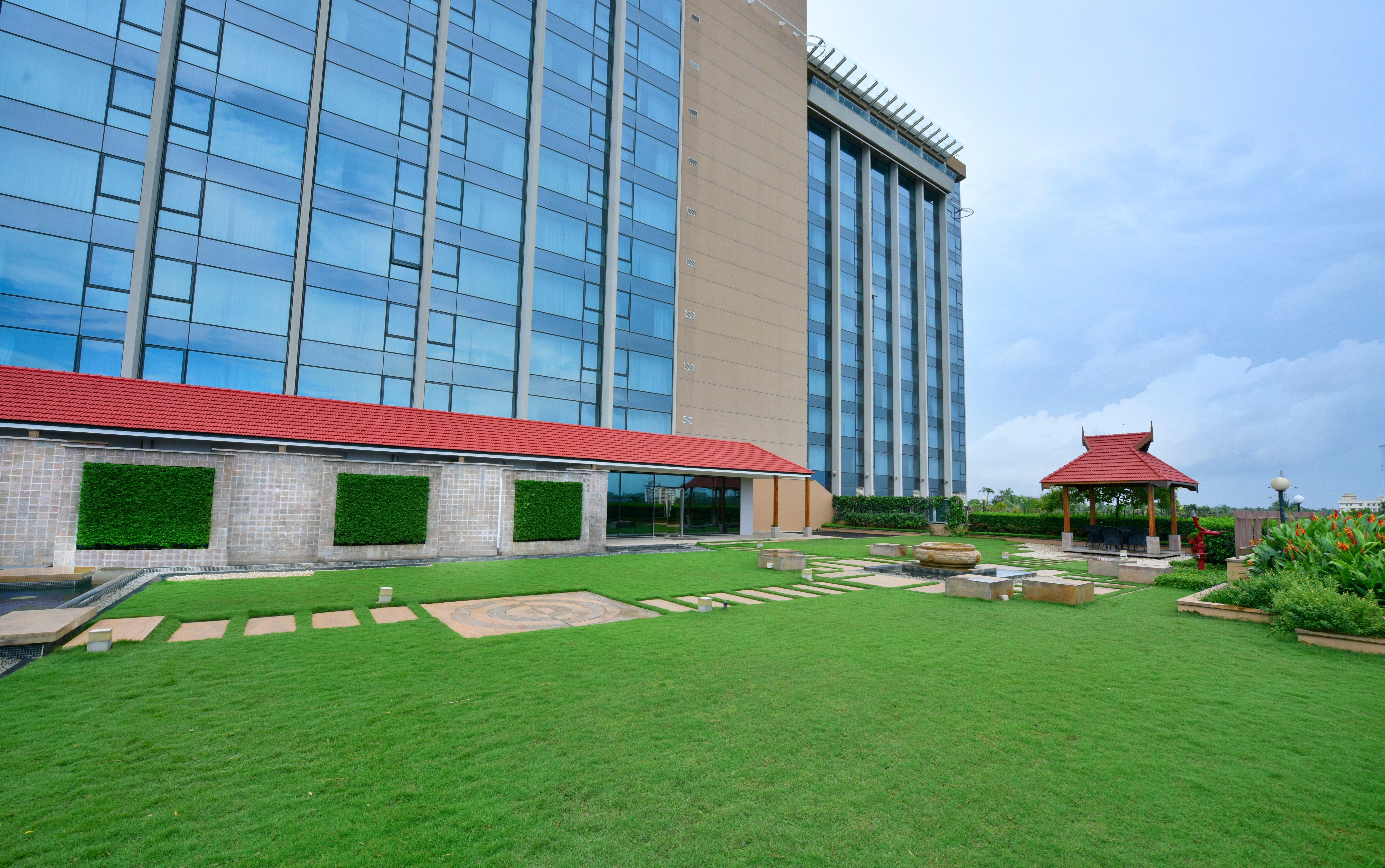 Crowne Plaza Kochi By Ihg Hotel Exterior foto The Royal