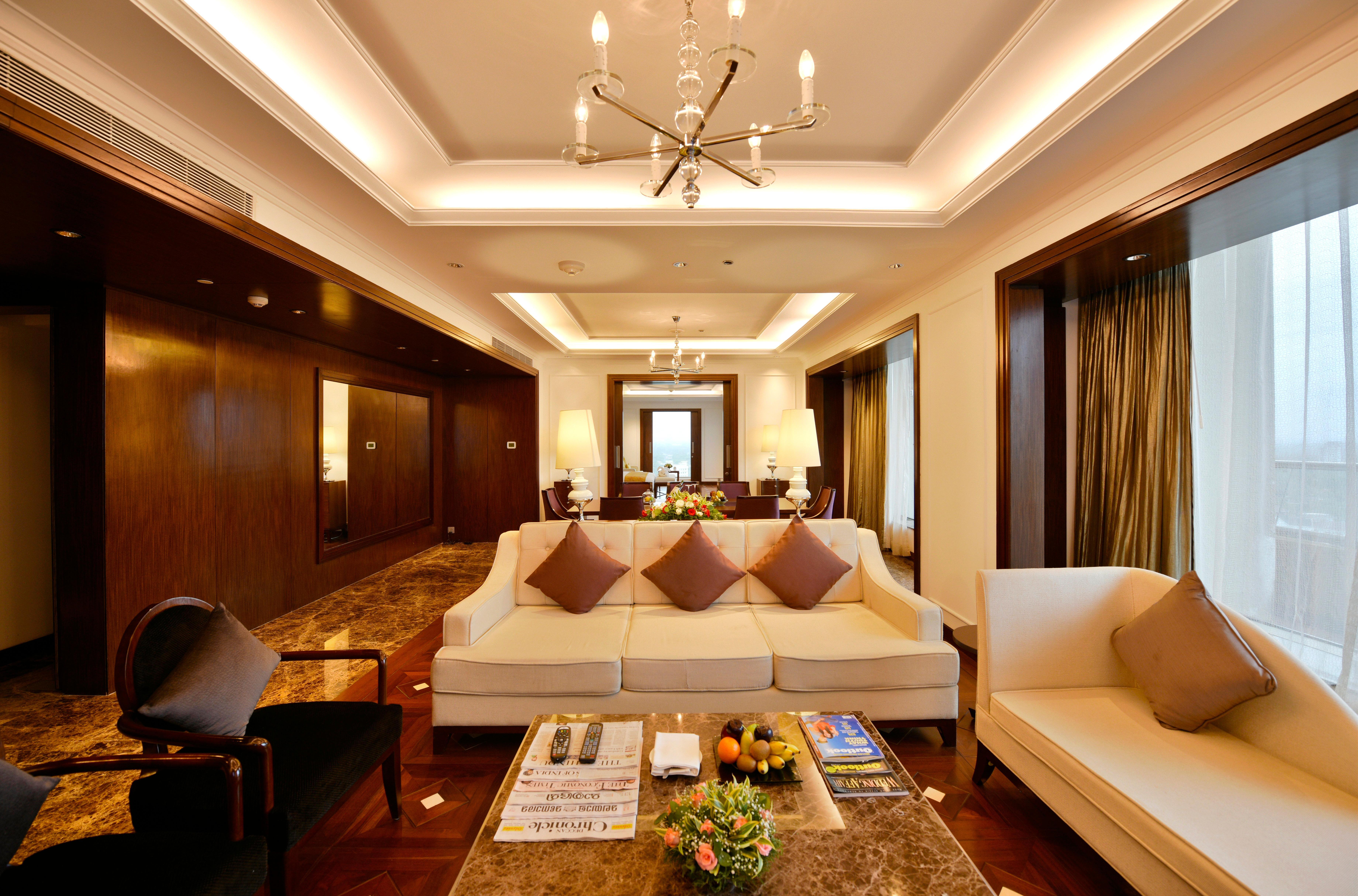 Crowne Plaza Kochi By Ihg Hotel Exterior foto A suite at the hotel